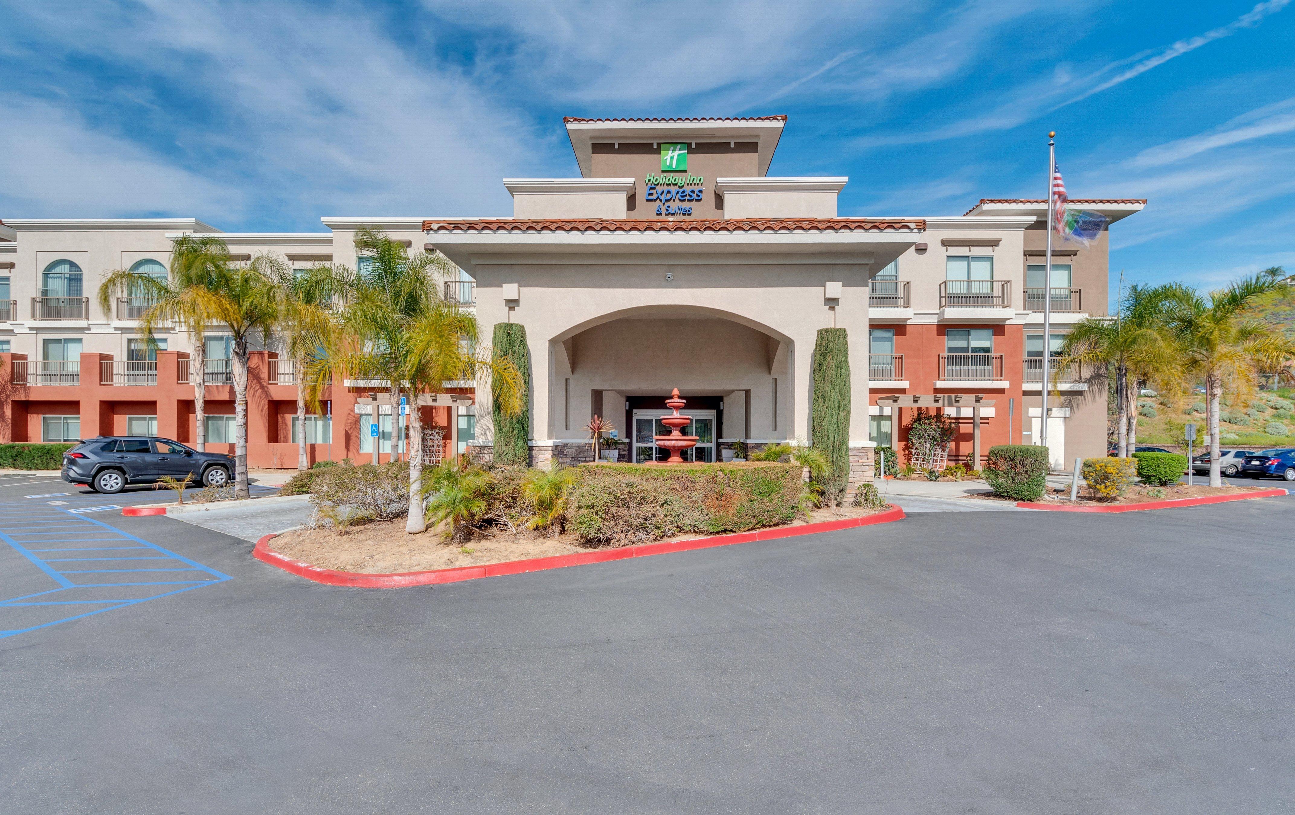 Holiday Inn Express Hotel & Suites Lake Elsinore, An Ihg Hotel Екстер'єр фото