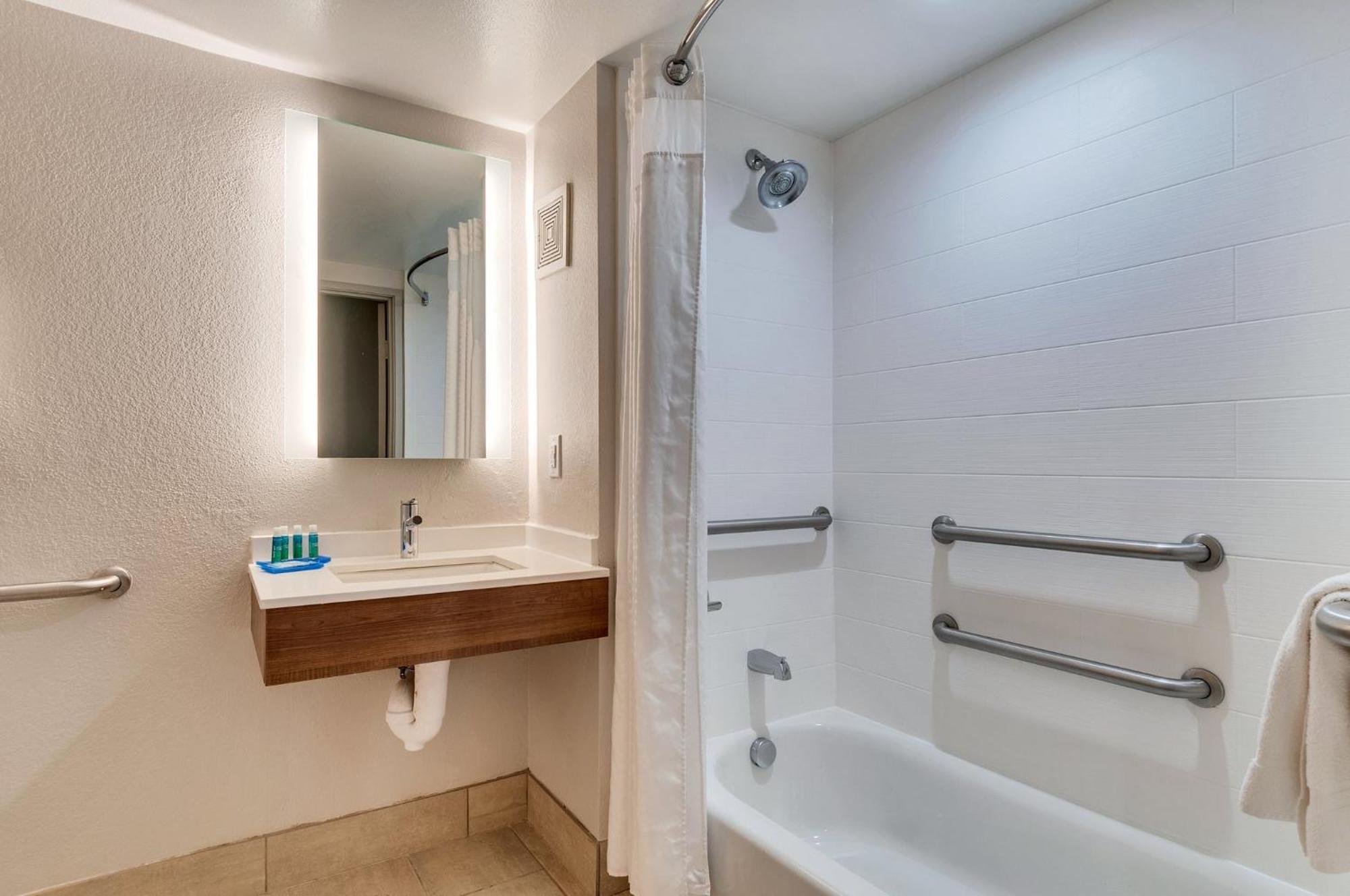 Holiday Inn Express Hotel & Suites Lake Elsinore By Ihg Екстер'єр фото