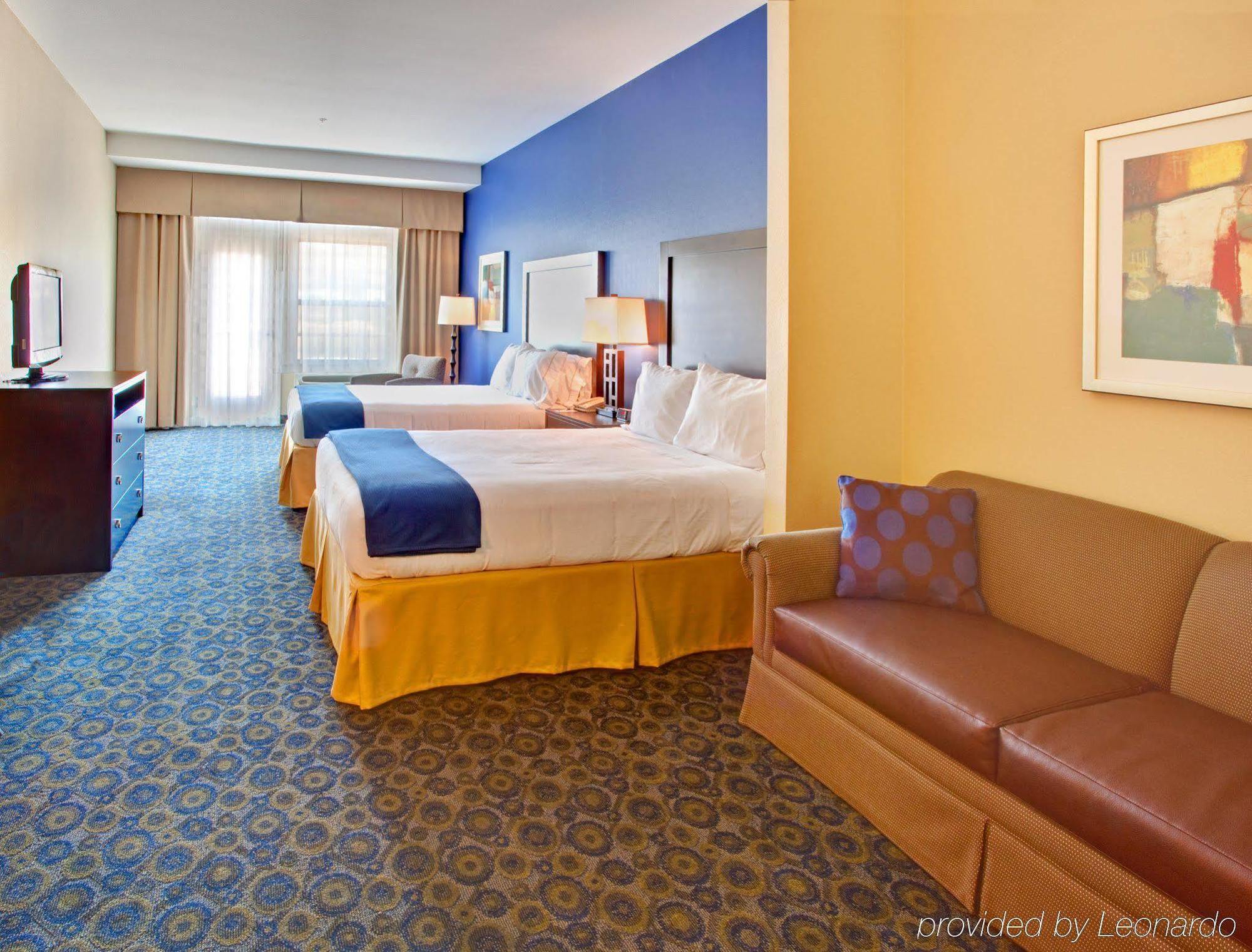Holiday Inn Express Hotel & Suites Lake Elsinore By Ihg Номер фото