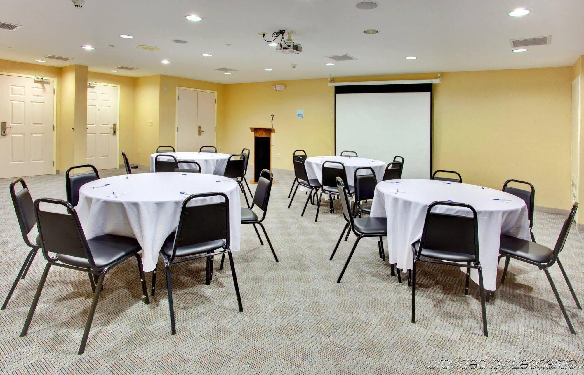Holiday Inn Express Hotel & Suites Lake Elsinore By Ihg Екстер'єр фото